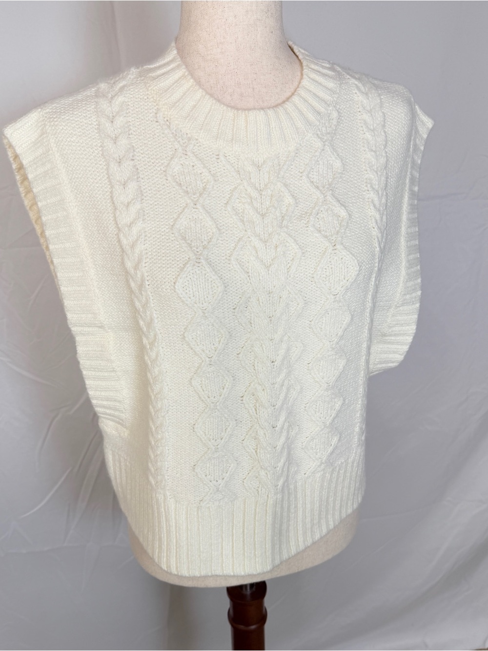 LOFT Cream Cable-Knit Sleeveless Sweater Vest cozy, winter, cabin-core